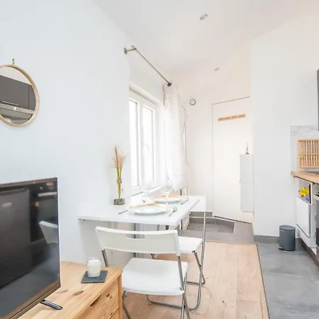 Independent And Comfortable - Near The Tram Apartment