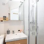 Independent And Comfortable - Near The Tram *